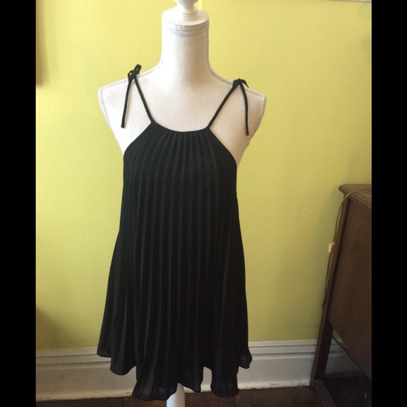 INC International Concepts Tops - Black INC Pleated Top size 6